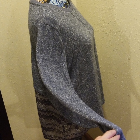 Umgee cute back detail sweatshirt - Picture 2 of 5